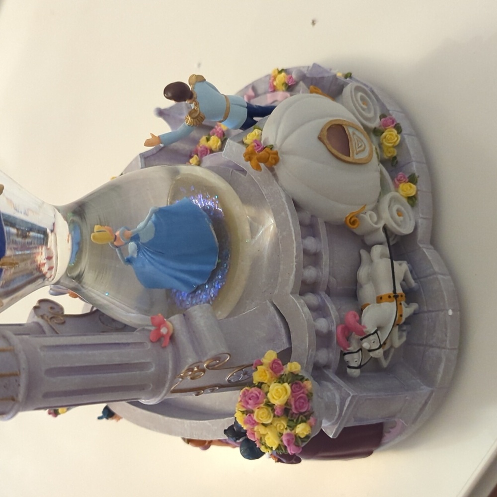 Disney Cinderella Musical Lightup Hour Glass - Picture 7 of 9